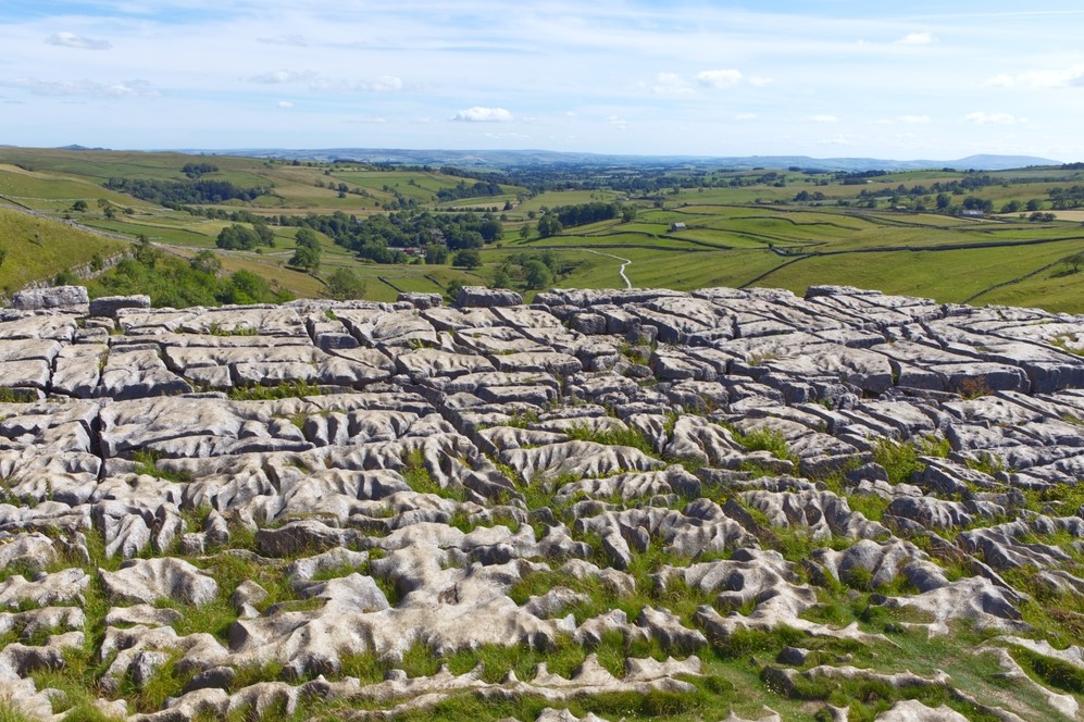 https://www.mickledore.co.uk/wp-content/uploads/Malham-Cove-Dales-High-Way.jpg